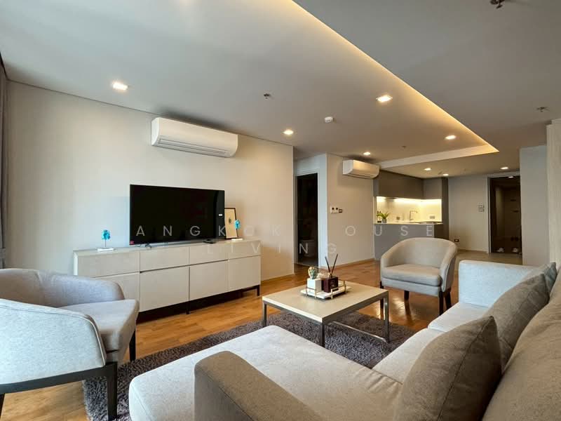Piya Apartment Sukhumvit 15, Bangkok, 99 Sukhumvit 15, Khlongtoei Nua, Watthana, Bangkok, 4 Bedrooms, 198 sqm, Condo For Rent, by Bangkok House Living, 500317979 - DDproperty.com