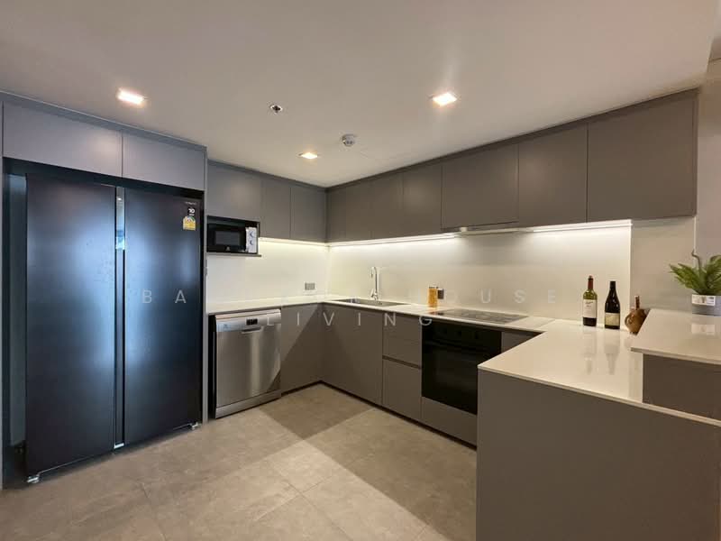 Piya Apartment Sukhumvit 15, Bangkok, 99 Sukhumvit 15, Khlongtoei Nua, Watthana, Bangkok, 4 Bedrooms, 198 sqm, Condo For Rent, by Bangkok House Living, 500317979 - DDproperty.com