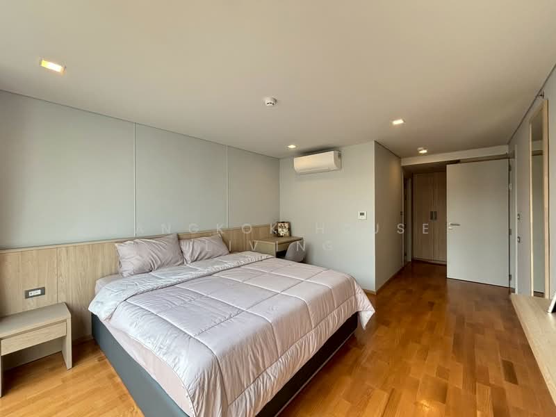 Piya Apartment Sukhumvit 15, Bangkok, 99 Sukhumvit 15, Khlongtoei Nua, Watthana, Bangkok, 4 Bedrooms, 198 sqm, Condo For Rent, by Bangkok House Living, 500317979 - DDproperty.com