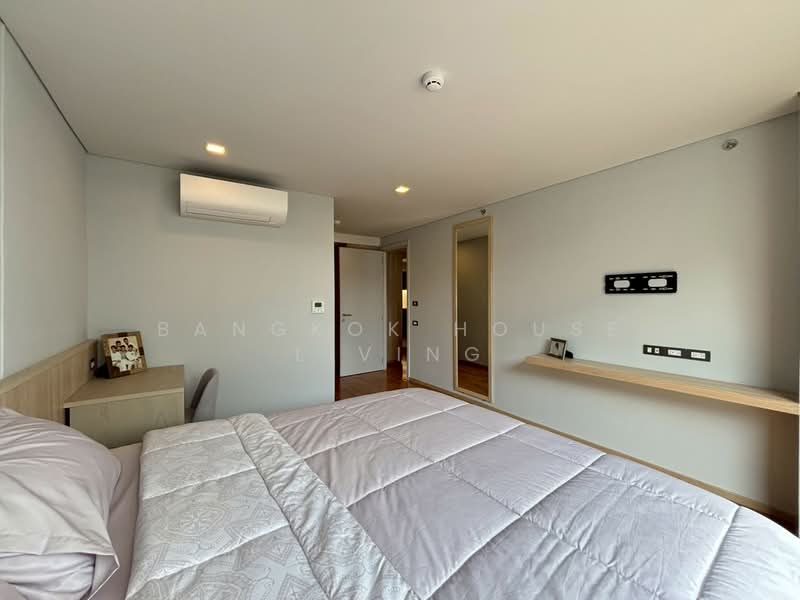 Piya Apartment Sukhumvit 15, Bangkok, 99 Sukhumvit 15, Khlongtoei Nua, Watthana, Bangkok, 4 Bedrooms, 198 sqm, Condo For Rent, by Bangkok House Living, 500317979 - DDproperty.com