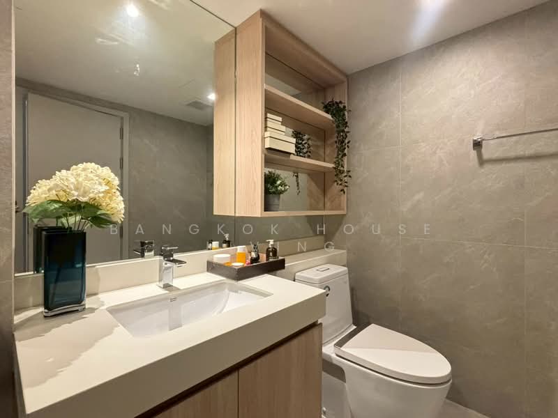 Piya Apartment Sukhumvit 15, Bangkok, 99 Sukhumvit 15, Khlongtoei Nua, Watthana, Bangkok, 4 Bedrooms, 198 sqm, Condo For Rent, by Bangkok House Living, 500317979 - DDproperty.com