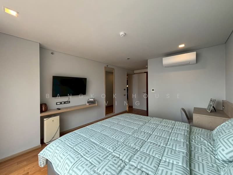 Piya Apartment Sukhumvit 15, Bangkok, 99 Sukhumvit 15, Khlongtoei Nua, Watthana, Bangkok, 4 Bedrooms, 198 sqm, Condo For Rent, by Bangkok House Living, 500317979 - DDproperty.com