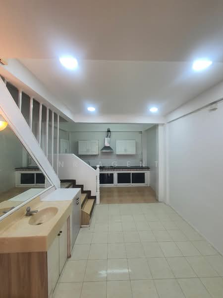 หมู่บ้านคอลเลจทาวน์, Bangkok, Hua Mak, Bang Kapi, Bangkok, 2 Bedrooms, 96 sqm, Townhouse For Sale, by NR AGENT, 500318125 - DDproperty.com