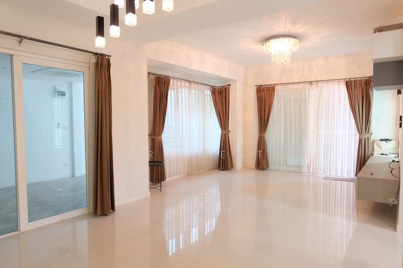 Mantana Lake Watcharapol, Bangkok, Sukhaphiban 5 Road, O-Ngoen, Sai Mai, Bangkok, 3 Bedrooms, 200 sqm, Single Detached House For Sale, by NR AGENT, 500318204 - DDproperty.com