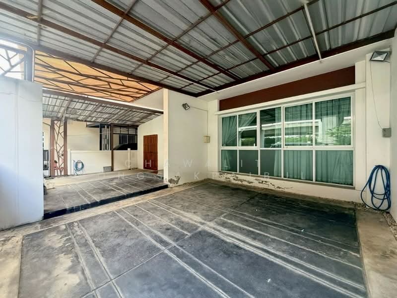 Chuan Chuen Modus Centro, Nonthaburi, Chaeng Watthana Road, Khlong Klue, Pak Kret, Nonthaburi, 6 Bedrooms, 250 sqm, Semi-Detached House (Twin House) For Sale, by CHAWALIT KONGSAKPAIBUL, 500318272 - DDproperty.com