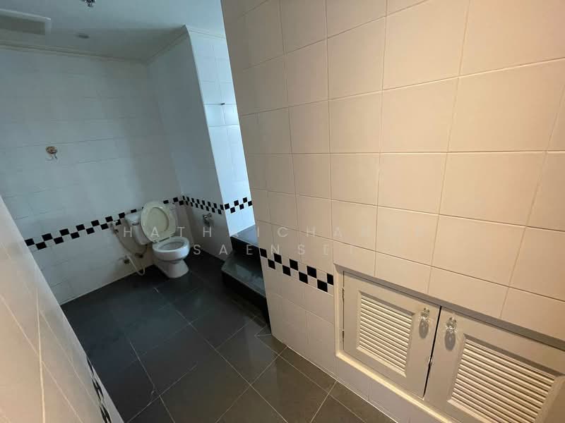 Kallista Mansion, Bangkok, 64 Soi Sukhumvit 11, Khlongtoei Nua, Watthana, Bangkok, 3 Bedrooms, 315 sqm, Condo For Rent, by Hathaichanok Saenset, 500318301 - DDproperty.com