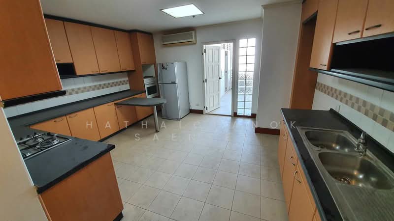 Kallista Mansion, Bangkok, 64 Soi Sukhumvit 11, Khlongtoei Nua, Watthana, Bangkok, 3 Bedrooms, 315 sqm, Condo For Rent, by Hathaichanok Saenset, 500318301 - DDproperty.com