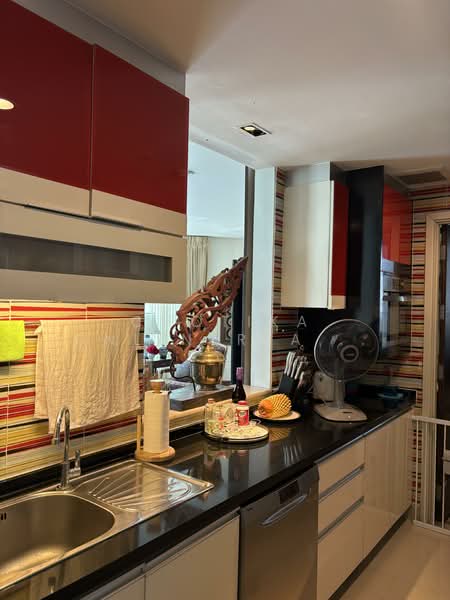 Watermark Chaophraya, Bangkok, Soi Charoennakorn 39-41, Charoennakorn Road, Bang Lam Phu Lang, Khlong San, Bangkok, 3 Bedrooms, 170 sqm, Condo For Rent, by chotika onlinerealtor, 500318371 - DDproperty.com