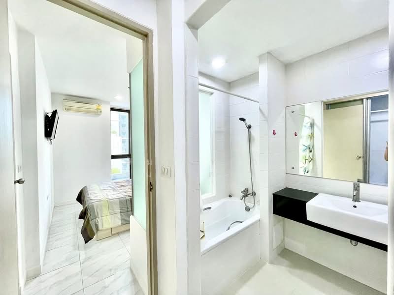 IDEO Ratchada-Huaikwang, Bangkok, 62 Pracharajbumpen Road, Huai Khwang, Bangkok, 1 Bedroom, 35 sqm, Condo For Rent, by พิมพ์ภัทรา แจ่มอุลิตรัตน, 500318379 - DDproperty.com