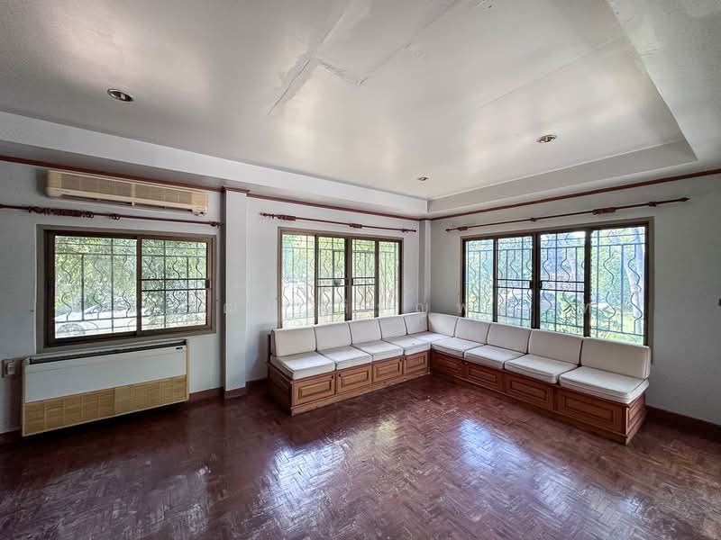 5 Bed House on 525 sq.wah in Hang Dong for Sale, Chiang Mai, San Phak Wan, Hang Dong, Chiang Mai, 5 Bedrooms, 600 sqm, Single Detached House For Sale, by Nunthawat Hiranputtipat, 500318387 - DDproperty.com