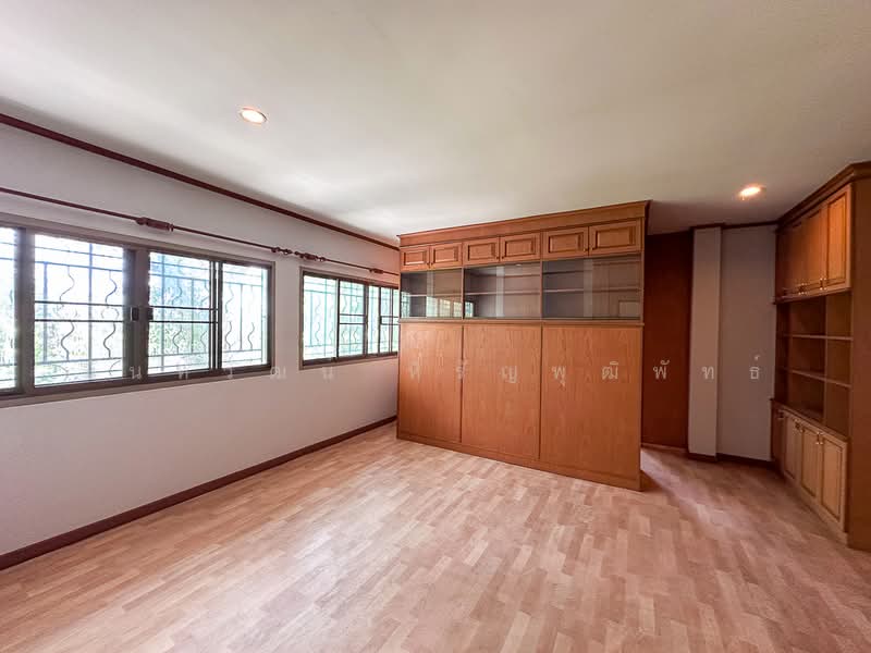 5 Bed House on 525 sq.wah in Hang Dong for Sale, Chiang Mai, San Phak Wan, Hang Dong, Chiang Mai, 5 Bedrooms, 600 sqm, Single Detached House For Sale, by Nunthawat Hiranputtipat, 500318387 - DDproperty.com