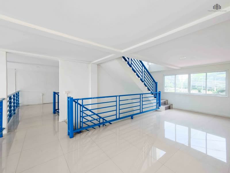 Shophouse / Commercial Building for Sale on Mittraphap Road, Pak Chong, Nakhon Ratchasima, Pak Chong, Nakhon Ratchasima, 10+ Bedrooms, 460 sqm, Townhouse For Sale, by คุณเอ็มมี่, 500318426 - DDproperty.com