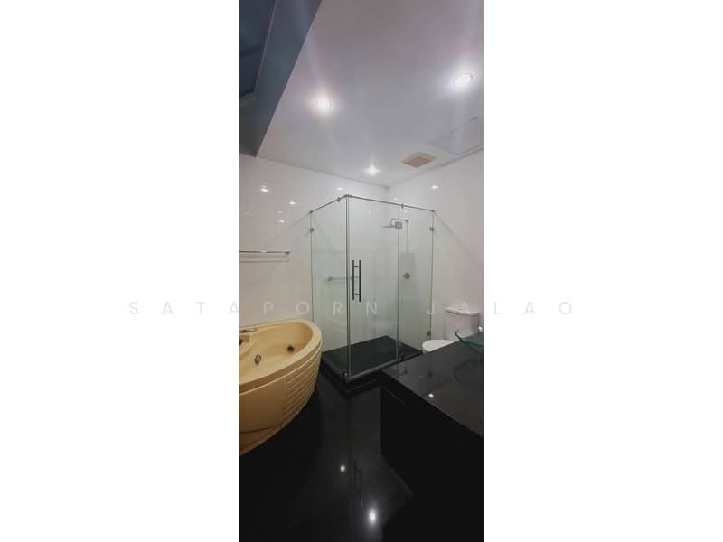 undefined, Bangkok, Phra Kanong Nua, Watthana, Bangkok, 4 Bedrooms, 450 sqm, Townhouse For Rent, by Sataporn Jalao, 500318516 - DDproperty.com