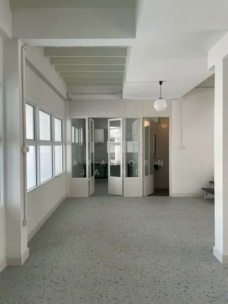 4-BR House, Bangkok, Din Daeng, Bangkok, 4 Bedrooms, 300 sqm, Single Detached House For Rent, by Sataporn Jalao, 500318556 - DDproperty.com