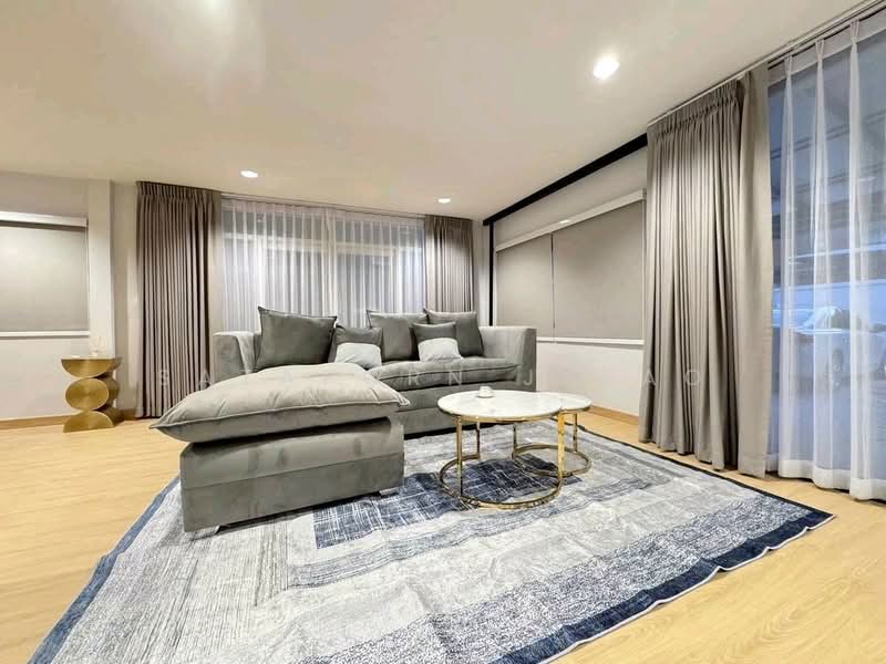 5-BR House, Bangkok, Din Daeng, Bangkok, 5 Bedrooms, 360 sqm, Single Detached House For Rent, by Sataporn Jalao, 500318596 - DDproperty.com