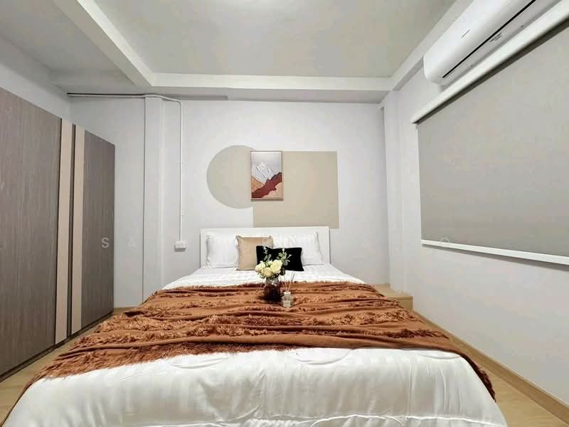 5-BR House, Bangkok, Din Daeng, Bangkok, 5 Bedrooms, 360 sqm, Single Detached House For Rent, by Sataporn Jalao, 500318596 - DDproperty.com