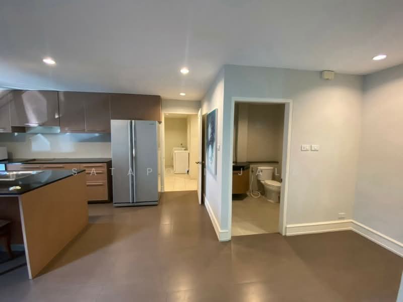 3-BR Townhouse, Bangkok, Phra Kanong, Khlong Toei, Bangkok, 3 Bedrooms, 350 sqm, Townhouse For Rent, by Sataporn Jalao, 500318608 - DDproperty.com