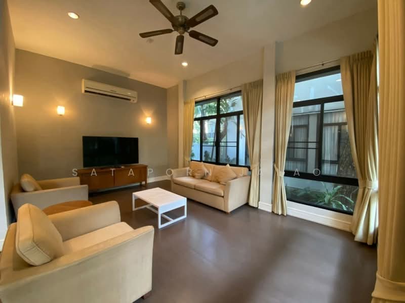 3-BR Townhouse, Bangkok, Phra Kanong, Khlong Toei, Bangkok, 3 Bedrooms, 350 sqm, Townhouse For Rent, by Sataporn Jalao, 500318608 - DDproperty.com