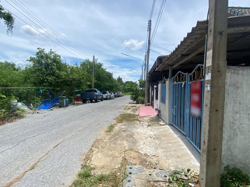 หมู่บ้านถาวรวิลเลจ สุพรรณบุรี, Suphan Buri, Sanamchai, Muang Suphanburi, Suphan Buri, 2 Bedrooms, 100 sqm, Townhouse For Sale, by The Best Property ปุ๊ก, 500318624 - DDproperty.com