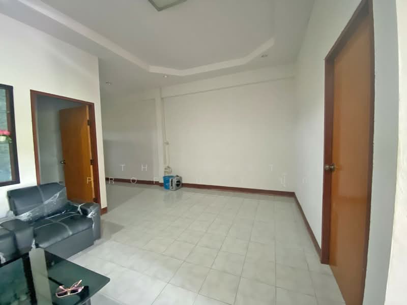 หมู่บ้านถาวรวิลเลจ สุพรรณบุรี, Suphan Buri, Sanamchai, Muang Suphanburi, Suphan Buri, 2 Bedrooms, 100 sqm, Townhouse For Sale, by The Best Property ปุ๊ก, 500318624 - DDproperty.com