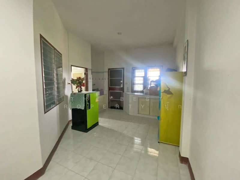 หมู่บ้านถาวรวิลเลจ สุพรรณบุรี, Suphan Buri, Sanamchai, Muang Suphanburi, Suphan Buri, 2 Bedrooms, 100 sqm, Townhouse For Sale, by The Best Property ปุ๊ก, 500318624 - DDproperty.com