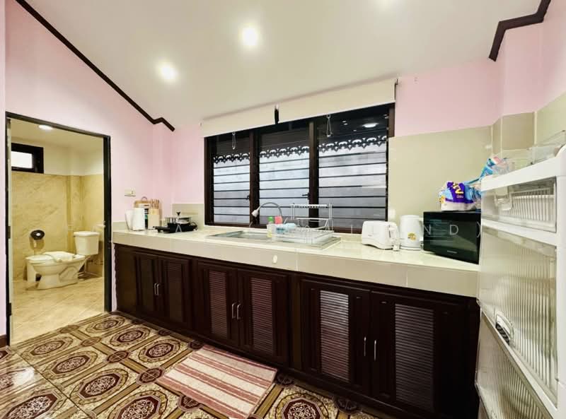 บ้านเช่า 3 ห้องนอนใกล้ ISS พร้อมสวนส่วนตัว ชาเวงสมุย, สุราษฎร์ธานี, บ่อผุด, เกาะสมุย, สุราษฎร์ธานี, 200 ตร.ม., บ้านเดี่ยว ให้เช่า, โดย Fazwaz (Thailand) Co., Ltd., 500318822 - DDproperty.com