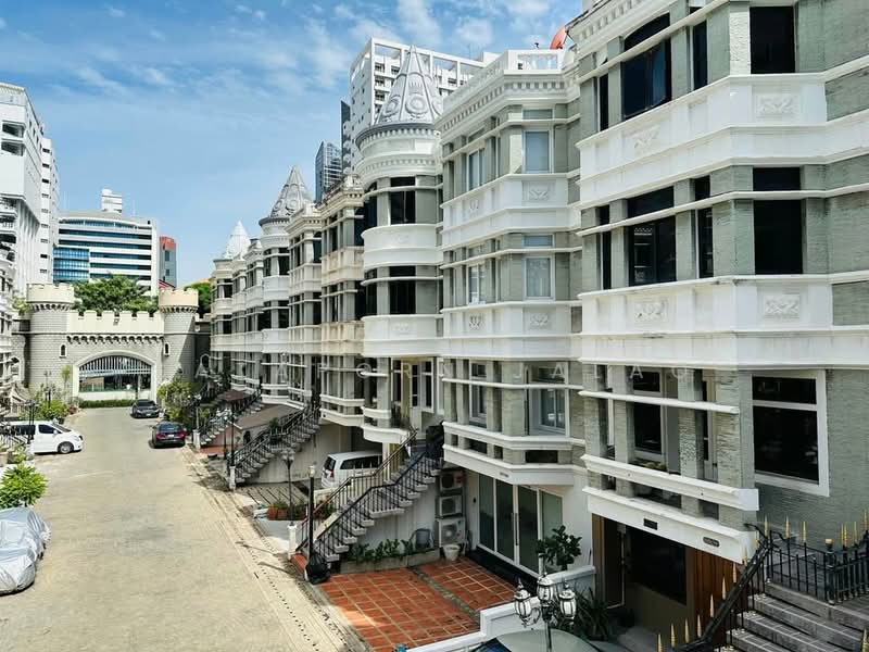 Moo Baan Chicha Castle, Bangkok, Sukhumvit 31, Khlongtoei Nua, Watthana, Bangkok, 4 Bedrooms, 350 sqm, Townhouse For Rent, by Sataporn Jalao, 500318970 - DDproperty.com