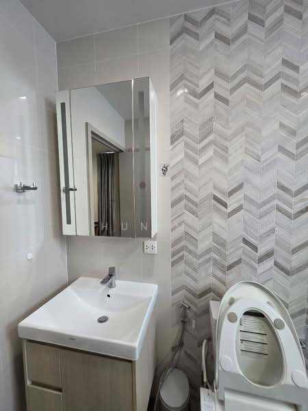 Oka Haus Sukhumvit 36, Bangkok, 3399 Rama 4 Road, Khong Tan, Khlong Toei, Bangkok, 2 Bedrooms, 42 sqm, Condo For Rent, by Khun Mei, 500319072 - DDproperty.com