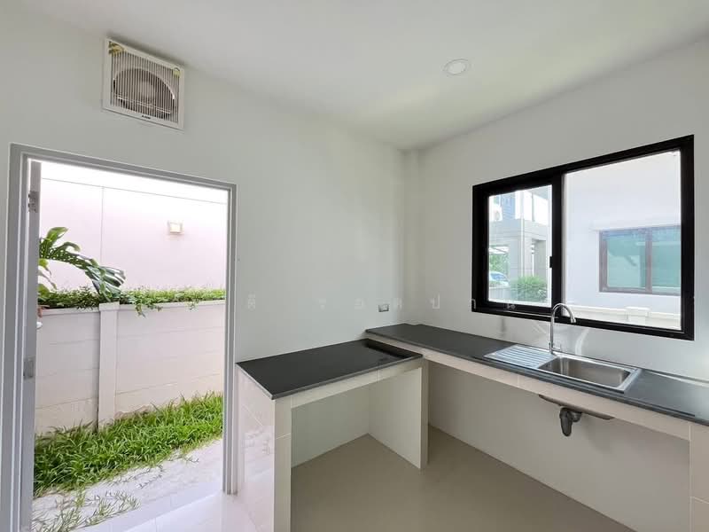 Centro Phahol-Vibhavadi, Pathum Thani, Phaholyothin Frontage Rd, Khlong Nung, Khlong Luang, Pathum Thani, 4 Bedrooms, 200 sqm, Single Detached House For Sale, by วันดี รอดปาน, 500319104 - DDproperty.com