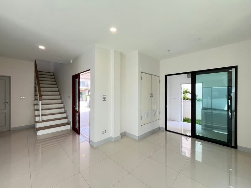 Centro Phahol-Vibhavadi, Pathum Thani, Phaholyothin Frontage Rd, Khlong Nung, Khlong Luang, Pathum Thani, 4 Bedrooms, 200 sqm, Single Detached House For Sale, by วันดี รอดปาน, 500319104 - DDproperty.com