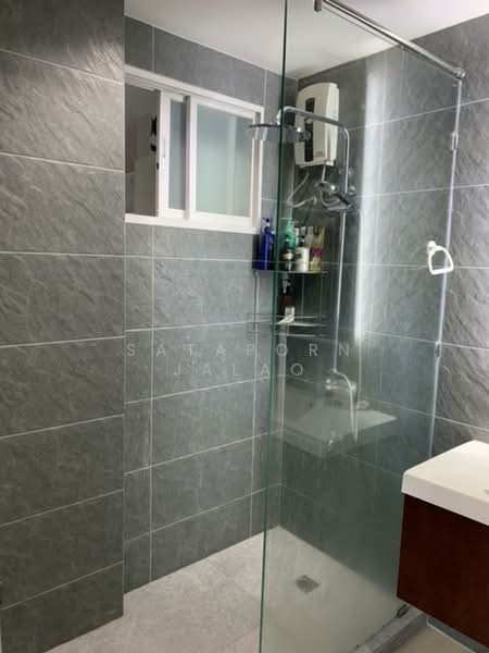 Life @ Sathorn 10, Bangkok, 48 Soi Sathorn 10, Sathorn Road, Silom, Bang Rak, Bangkok, 1 Bedroom, 40 sqm, Condo For Rent, by Sataporn Jalao, 500319270 - DDproperty.com
