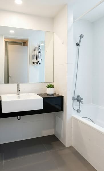 IDEO Ratchada-Huaikwang, Bangkok, 62 Pracharajbumpen Road, Huai Khwang, Bangkok, 1 Bedroom, 35 sqm, Condo For Rent, by Eastblue Horizon, 500319299 - DDproperty.com