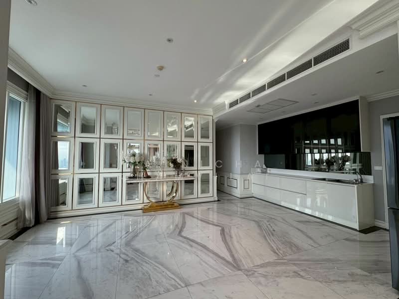 Q Asoke, Bangkok, 1678 Petchaburi Road, Makkasan, Ratchathewi, Bangkok, 5 Bedrooms, 275 sqm, Condo For Rent, by Natnicha Khamvilai, 500319339 - DDproperty.com