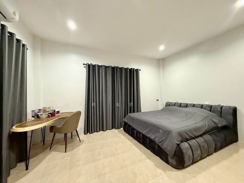ให้เช่าบ้านเดี่ยวเนื้อที่เยอะธรรมชาติมาก ม.ศรีราชาทาวเวอร์วิลเลจ2, Chon Buri (Pattaya), Surasak, Si Racha, Chon Buri (Pattaya), 3 Bedrooms, 300 sqm, Single Detached House For Rent, by Dusit Saengfa, 500319349 - DDproperty.com