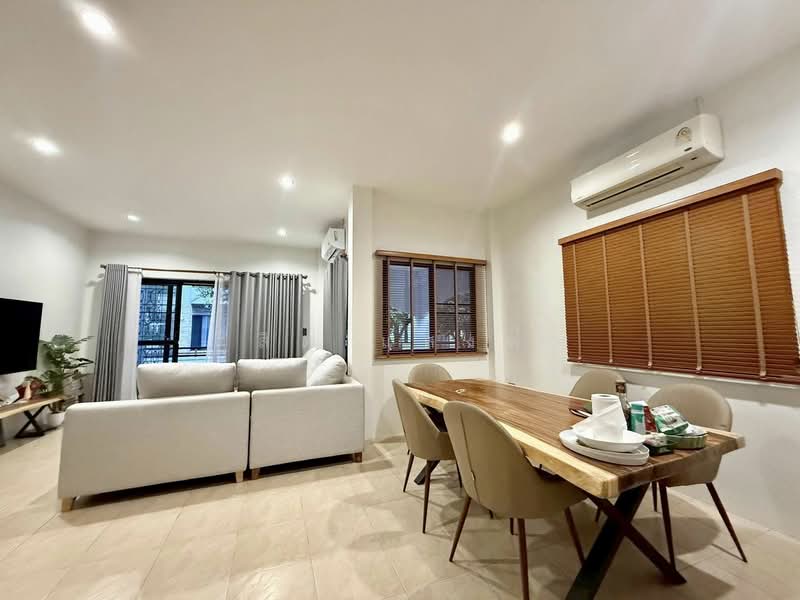 ให้เช่าบ้านเดี่ยวเนื้อที่เยอะธรรมชาติมาก ม.ศรีราชาทาวเวอร์วิลเลจ2, Chon Buri (Pattaya), Surasak, Si Racha, Chon Buri (Pattaya), 3 Bedrooms, 300 sqm, Single Detached House For Rent, by Dusit Saengfa, 500319349 - DDproperty.com