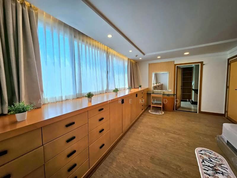 President Park Sukhumvit 24, Bangkok, 99 Sukhumvit 24 Alley, Khlongtoei Nua, Watthana, Bangkok, 3 Bedrooms, 223 sqm, Condo For Rent, by Apisit Premudom, 500319554 - DDproperty.com
