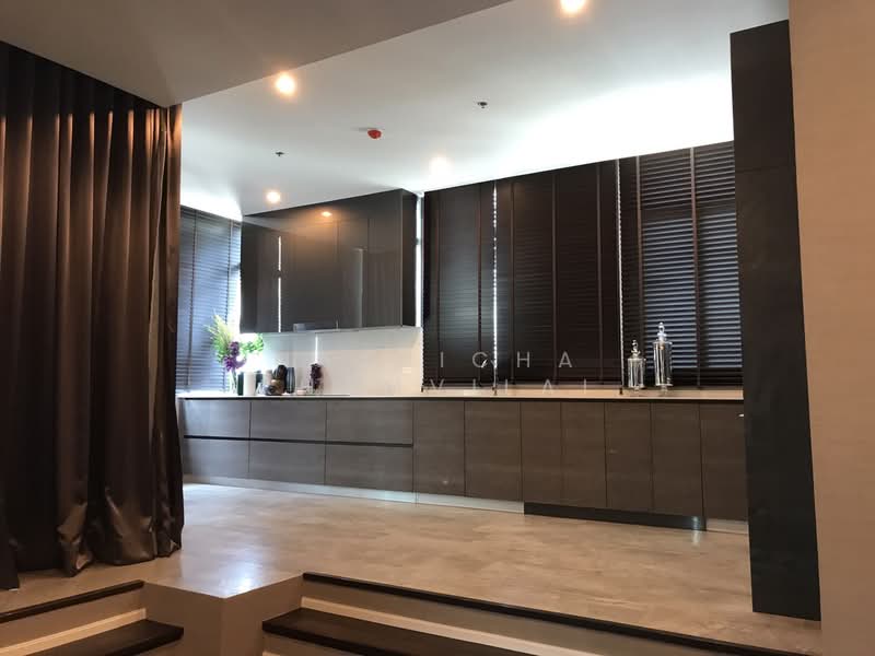The Capital Ekamai-Thonglor, Bangkok, 2898 New Petchaburi Rd, Bang Kapi, Huai Khwang, Bangkok, 2 Bedrooms, 175 sqm, Condo For Rent, by Natnicha Khamvilai, 500319573 - DDproperty.com