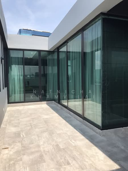 The Capital Ekamai-Thonglor, Bangkok, 2898 New Petchaburi Rd, Bang Kapi, Huai Khwang, Bangkok, 2 Bedrooms, 175 sqm, Condo For Rent, by Natnicha Khamvilai, 500319573 - DDproperty.com