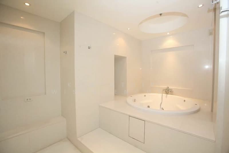 Royal Residence Park, Bangkok, 99 Royal Resident Park Lumphini, Lumphini, Pathum Wan, Bangkok, 4 Bedrooms, 385 sqm, Condo For Rent, by Kawinthip Wisesdenchai, 500319643 - DDproperty.com