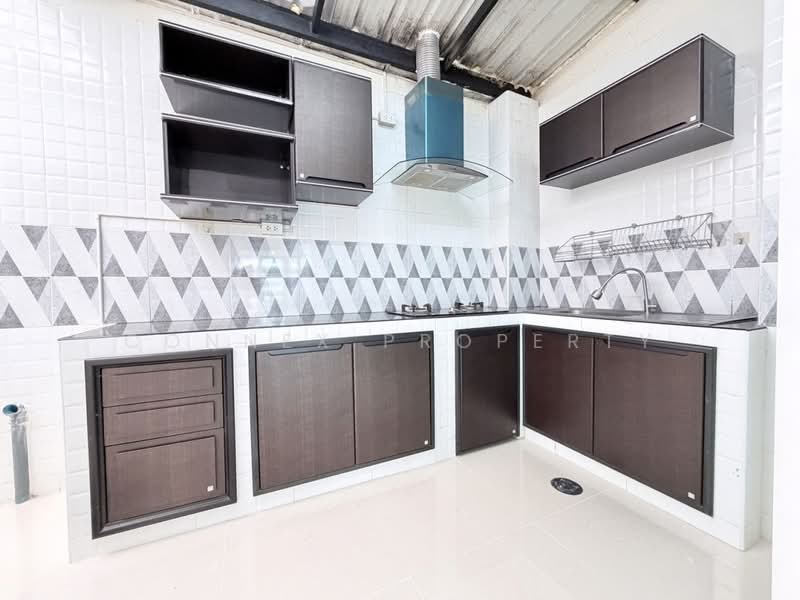 Gusto Petchakasem 69-Kanchanapisek, Bangkok, 89 Road along Khlong Phasi Charoen, southern side, Nong Kham, Nong Khaem, Bangkok, 4 Bedrooms, 120 sqm, Townhouse For Sale, by Connex Property, 500319727 - DDproperty.com