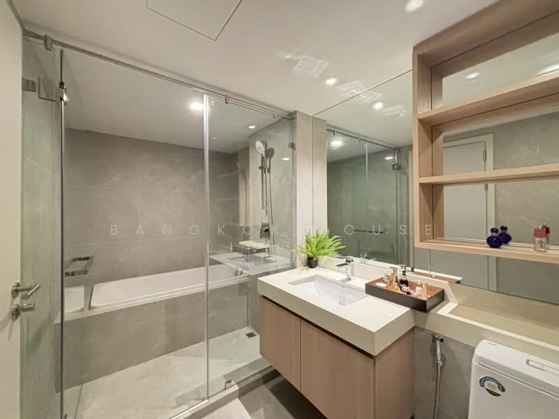 Piya Apartment Sukhumvit 15, Bangkok, 99 Sukhumvit 15, Khlongtoei Nua, Watthana, Bangkok, 2 Bedrooms, 99 sqm, Condo For Rent, by Bangkok House Living, 500319759 - DDproperty.com