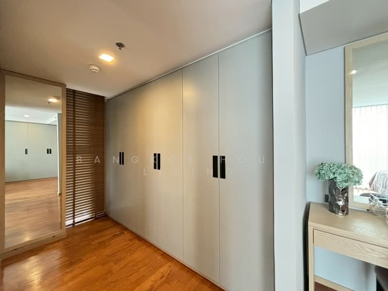 Piya Apartment Sukhumvit 15, Bangkok, 99 Sukhumvit 15, Khlongtoei Nua, Watthana, Bangkok, 3 Bedrooms, 142 sqm, Condo For Rent, by Bangkok House Living, 500319793 - DDproperty.com