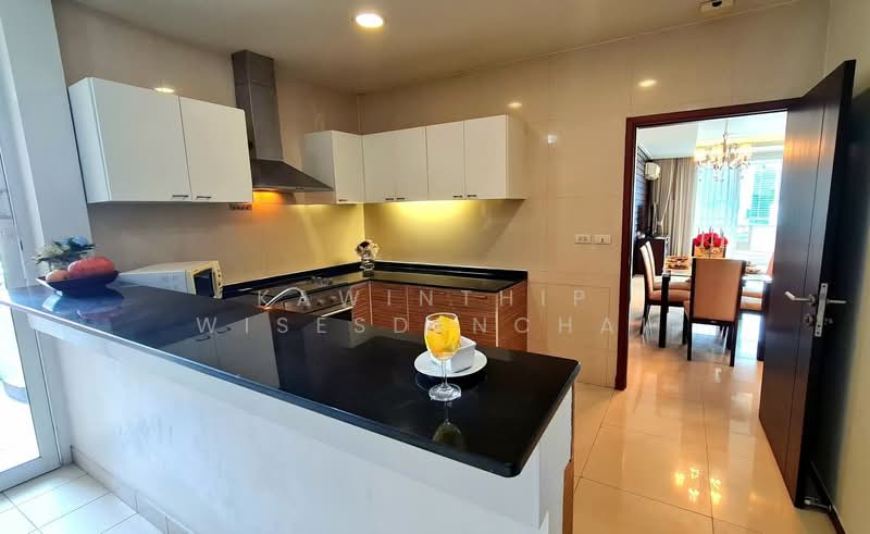 Piyathip Place, Bangkok, 24 Soi Prommitr, Khlong Tan Nua, Watthana, Bangkok, 3 Bedrooms, 291 sqm, Apartment For Rent, by Kawinthip Wisesdenchai, 500319810 - DDproperty.com
