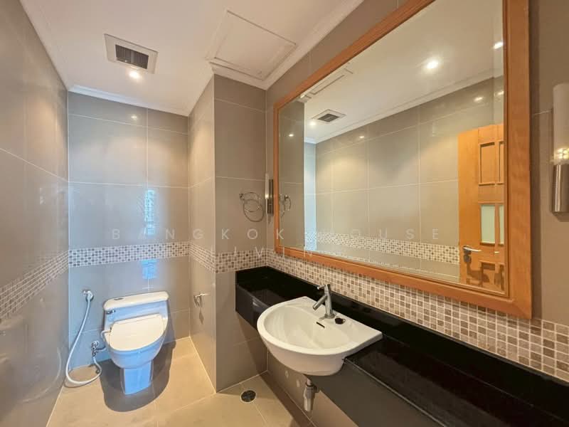 Grand 39 Tower, Bangkok, Soi Sukhumvit 39, Khlong Tan Nua, Watthana, Bangkok, 3 Bedrooms, 230 sqm, Condo For Rent, by Bangkok House Living, 500319931 - DDproperty.com