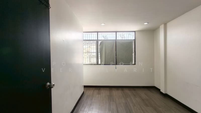 ทาวน์เฮ้าส์ : หมู่บ้านสังสิทธิ์ กำนันแม้น 13, Bangkok, กำนันแม้น, Bang Bon, Bangkok, 2 Bedrooms, 144 sqm, Townhouse For Rent, by Poonyaporn Veerabulyarit, 500320269 - DDproperty.com