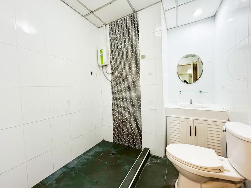 Commonwealth Pinklao, Bangkok, 159 Charansanitwong Road, Bang Bamru, Bang Phlat, Bangkok, 2 Bedrooms, 72 sqm, Condo For Rent, by NATTAPHONG Yodmanotham (K. Book), 500320297 - DDproperty.com