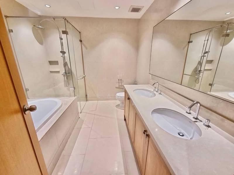 The Emporio Place, Bangkok, 93 Soi Sukhumvit 24, Sukhumvit Road, Khong Tan, Khlong Toei, Bangkok, 1 Bedroom, 85 sqm, Condo For Rent, by Chirattiya Lakkham, 500320306 - DDproperty.com