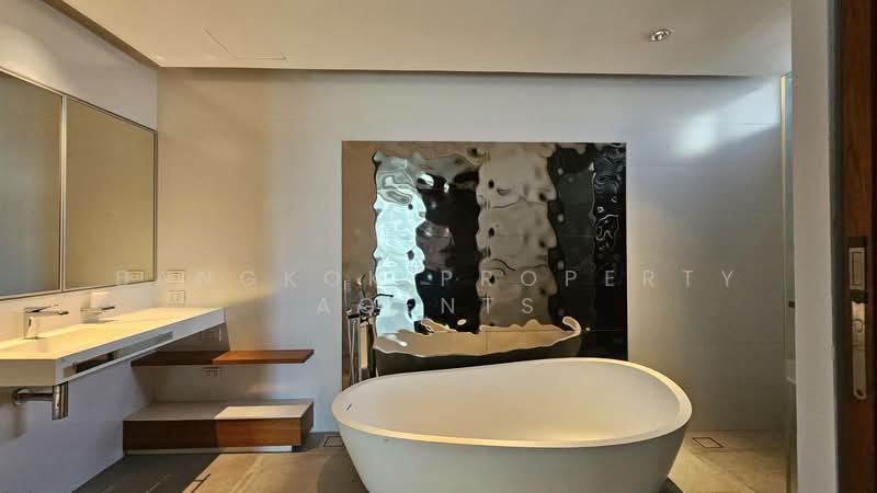 Ficus Lane, Bangkok, Soi Sukhumvit 44/1, Phra Kanong, Khlong Toei, Bangkok, 3 Bedrooms, 198 sqm, Condo For Rent, by BANGKOK PROPERTY AGENTS, 500320334 - DDproperty.com