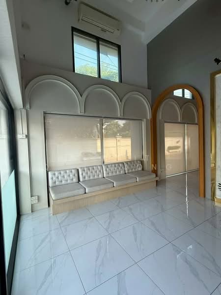 6-BR Townhouse, Bangkok, Praborommaharatchawang, Phra Nakhon, Bangkok, 6 Bedrooms, 260 sqm, Townhouse For Rent, by Pasupit Ditbanjong, 500320410 - DDproperty.com