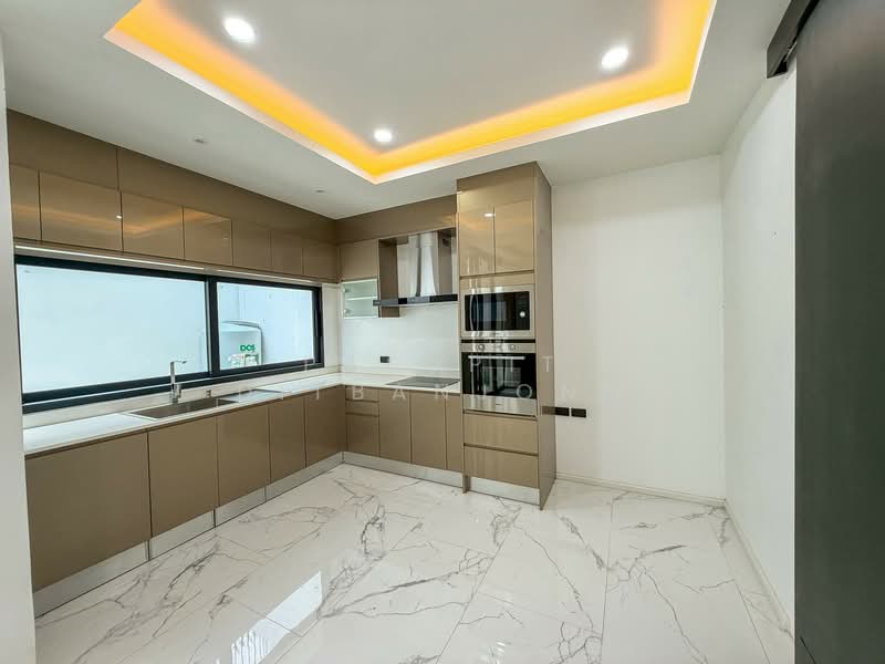 4-BR Townhouse, Bangkok, Khlongtoei Nua, Watthana, Bangkok, 4 Bedrooms, 250 sqm, Townhouse For Sale, by Pasupit Ditbanjong, 500320435 - DDproperty.com